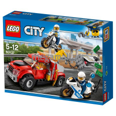 Конструктор LEGO City  Побег на буксировщике (60137)